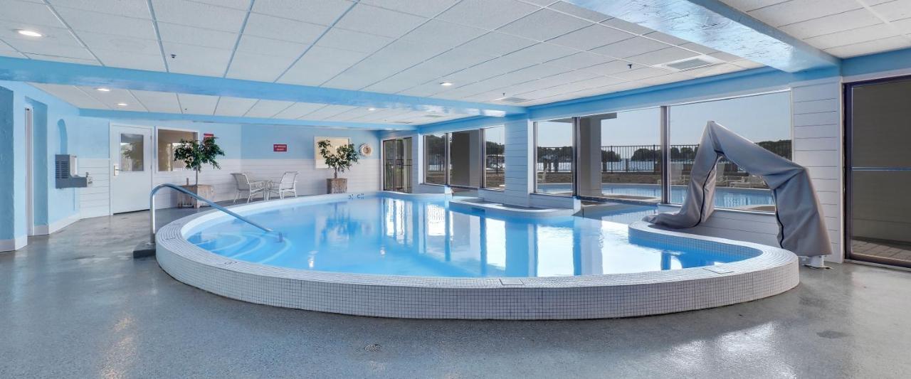 359 Edgewater Inn Шарлевоа Екстериор снимка